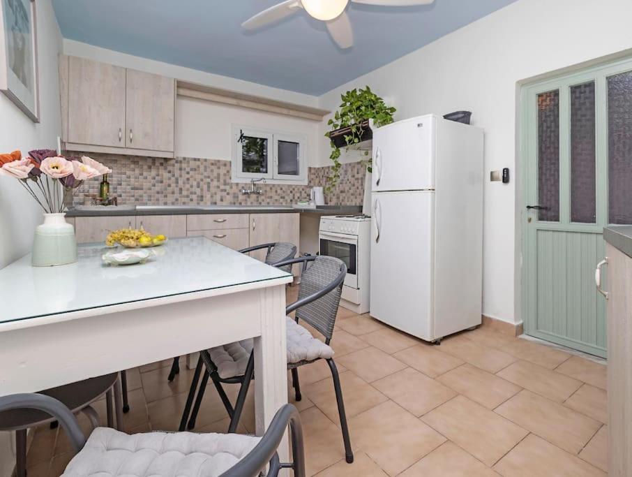 הוילה Sinarádes Siora Nina Charming Stone House Near Agios Gordios מראה חיצוני תמונה