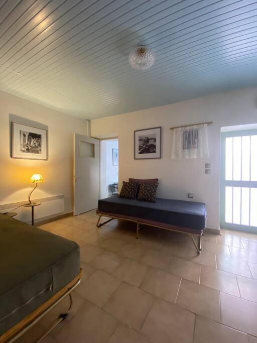 הוילה Sinarádes Siora Nina Charming Stone House Near Agios Gordios מראה חיצוני תמונה